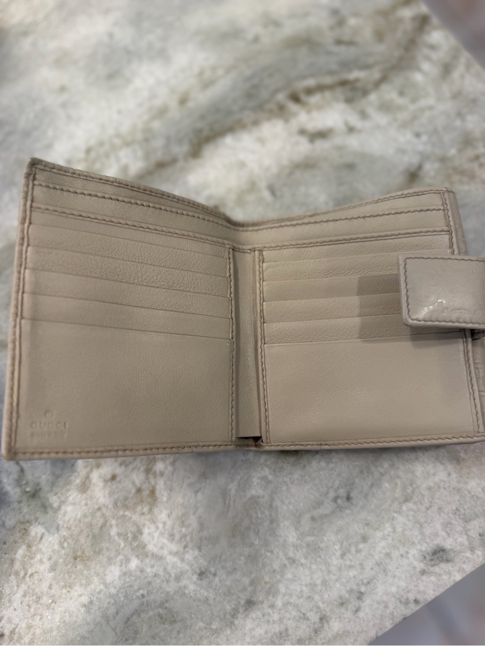 Gucci Small Taupe Embossed GG Leather Wallet with Gold Bow - Picture 3 of 4